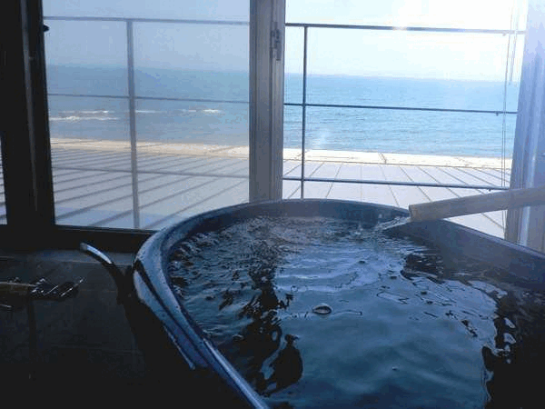 天然温泉　海辺の湯　個室　壺風呂